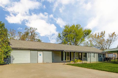 Photo of 1204 2nd Street St, League City, TX 77573 (MLS # 58946754)