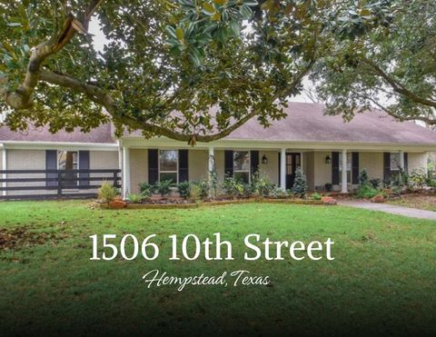 Photo of 1506 10th Street, Hempstead, TX 77445 (MLS # 58718992)
