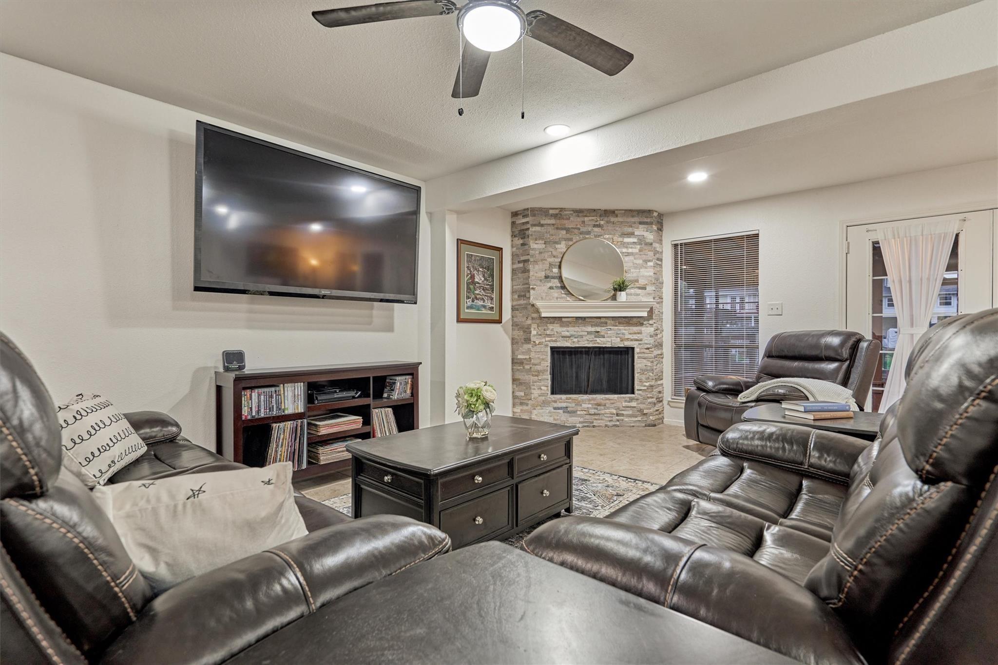 807 Paradise Lane