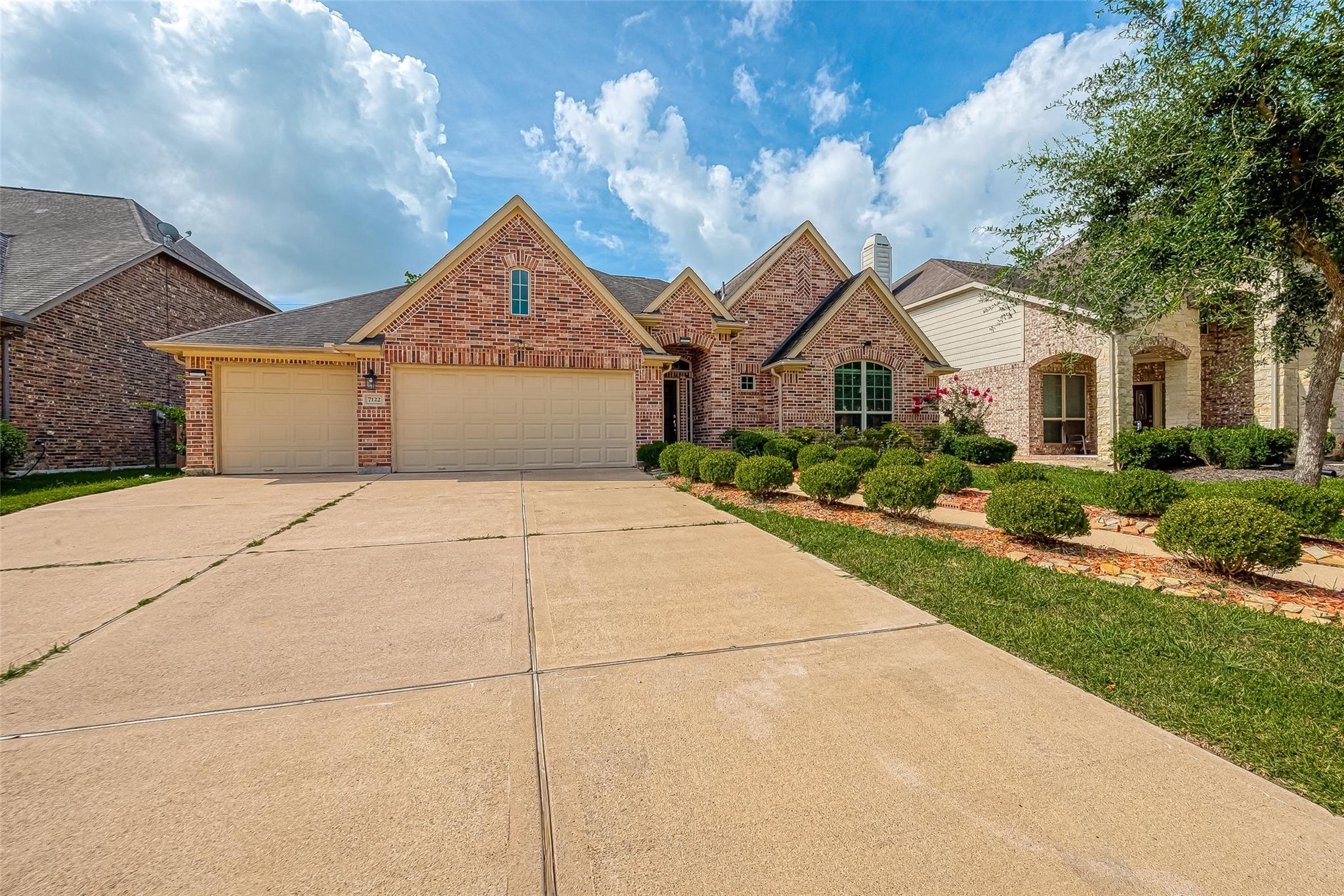 7122 Fall Creek Lane