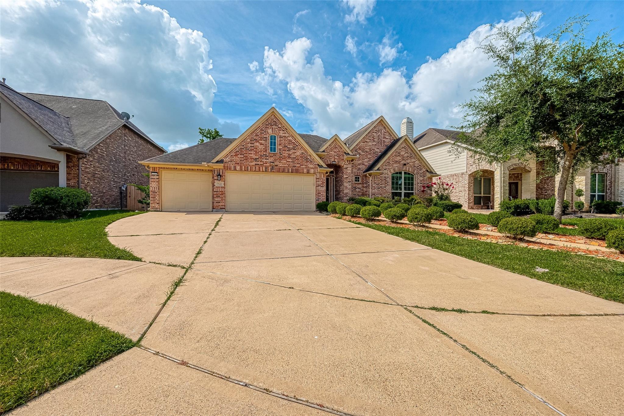 7122 Fall Creek Lane