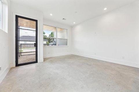 Photo of 316 N Everton Street #C, Houston, TX 77003 (MLS # 89607382)