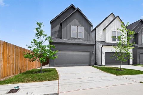 Photo of 7422 Maxroy Street, Houston, TX 77088 (MLS # 10562971)
