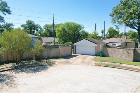 Photo of 10603 Buffalo Bend Drive, Houston, TX 77064 (MLS # 10641122)