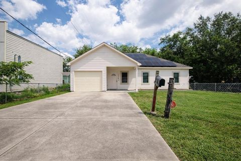 Photo of 3509 Wilmington St Street, Houston, TX 77051 (MLS # 46797752)
