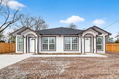 Photo of 7725 Hoffman Street #A B, Houston, TX 77016 (MLS # 10489058)