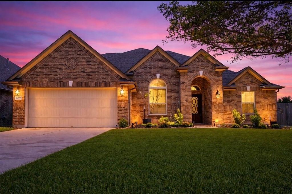 Photo of 6304 Wood Creek Lane, League City, TX 77573 (MLS # 63333487)