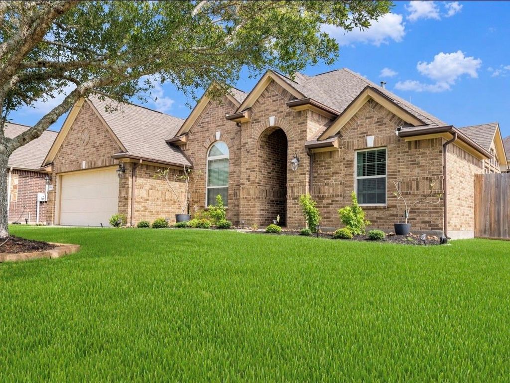 Photo of 6304 Wood Creek Lane, League City, TX 77573 (MLS # 63333487)