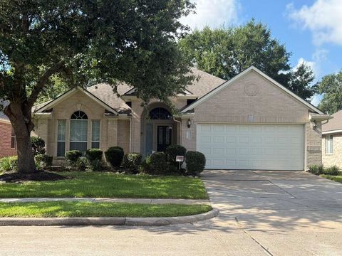 Photo of 1626 Tynemouth Drive, Pasadena, TX 77504 (MLS # 25905086)