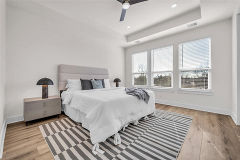 Tiny photo for 724 E 33rd Street, Houston, TX 77022 (MLS # 56058962)