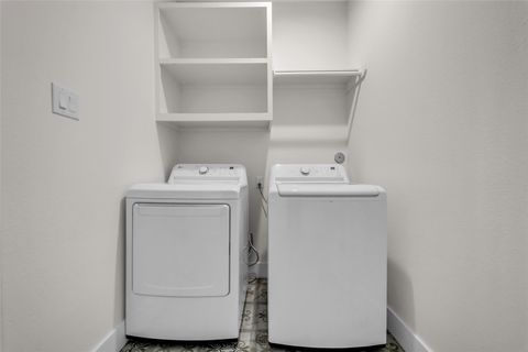 Tiny photo for 724 E 33rd Street, Houston, TX 77022 (MLS # 56058962)