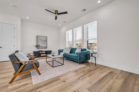 Tiny photo for 724 E 33rd Street, Houston, TX 77022 (MLS # 56058962)