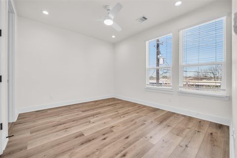 Tiny photo for 724 E 33rd Street, Houston, TX 77022 (MLS # 56058962)