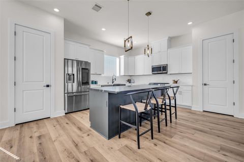 Tiny photo for 724 E 33rd Street, Houston, TX 77022 (MLS # 56058962)