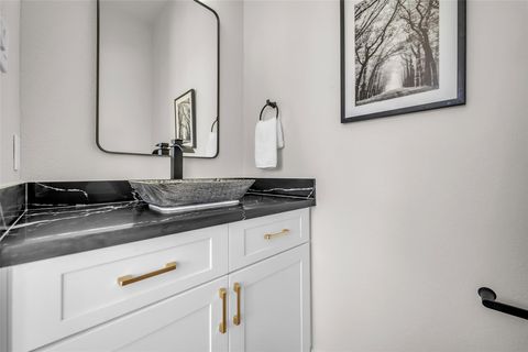 Tiny photo for 724 E 33rd Street, Houston, TX 77022 (MLS # 56058962)