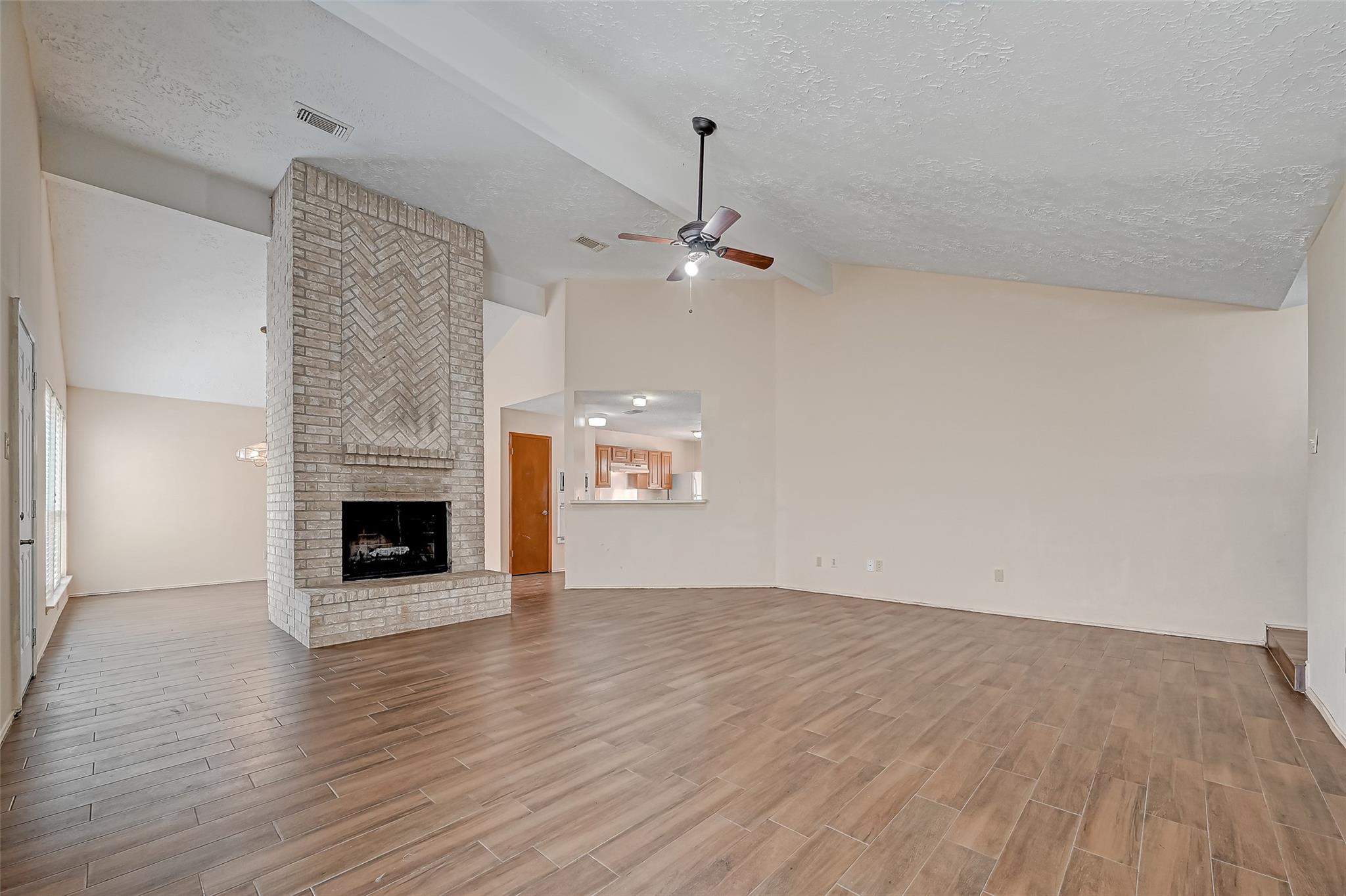 2102 Creekshire Drive