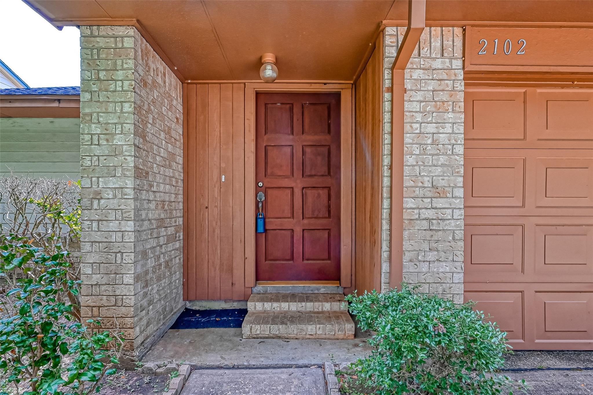 2102 Creekshire Drive