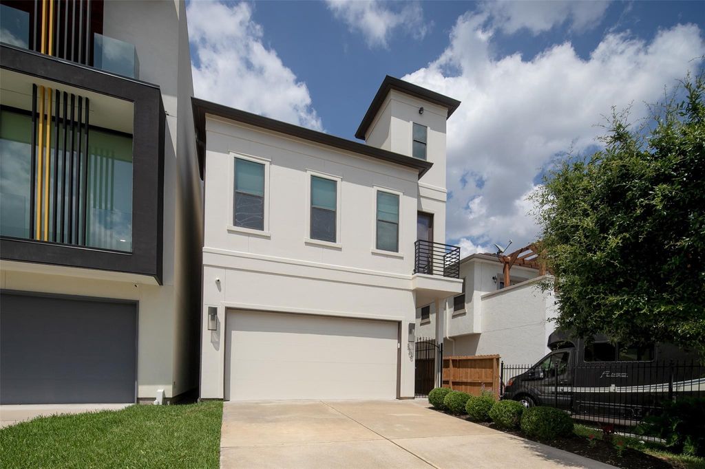 Photo of 5506 Bosque Street, Houston, TX 77056 (MLS # 28432236)
