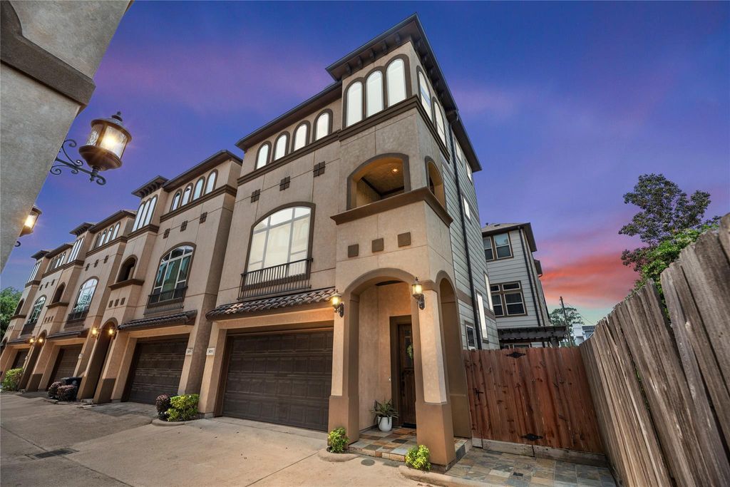 Photo of 1029 W 21st Street #D, Houston, TX 77008 (MLS # 78407403)