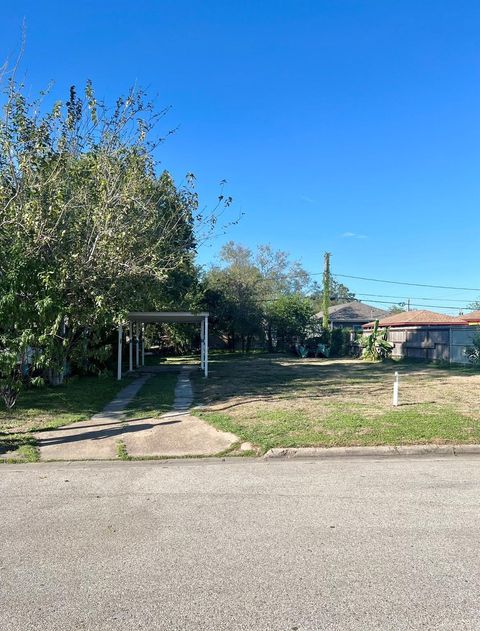 Photo of 1315 15th Street, Galena Park, TX 77547 (MLS # 10327316)