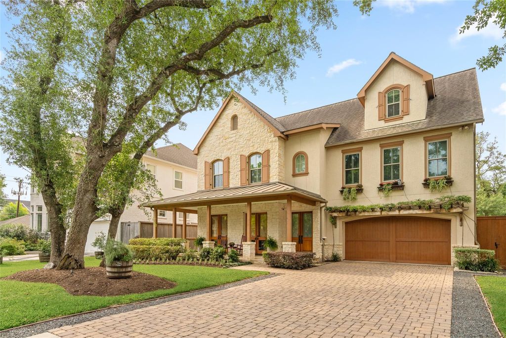 Photo of 4605 Huisache Street, Bellaire, TX 77401 (MLS # 61856486)