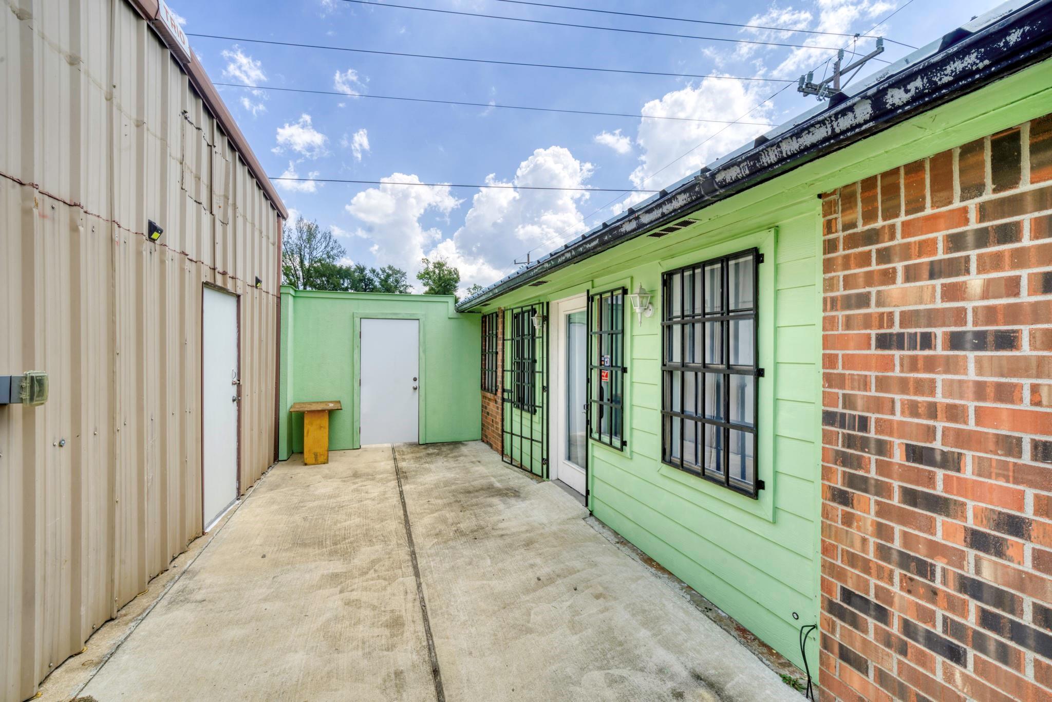 212 & 210 S Tammye Lane