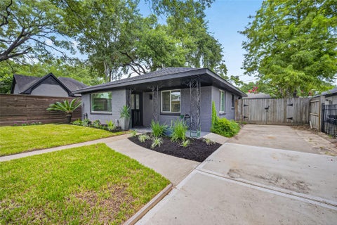 Homes For Rent - 419 Fairbanks Street<br/> Houston, TX 77009