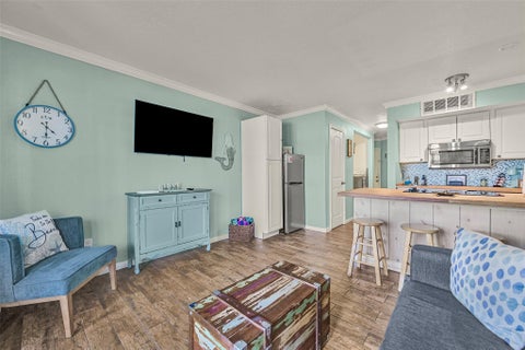 Condo For Sale - 6300 Seawall Blvd Boulevard<br/> Galveston, TX 77551