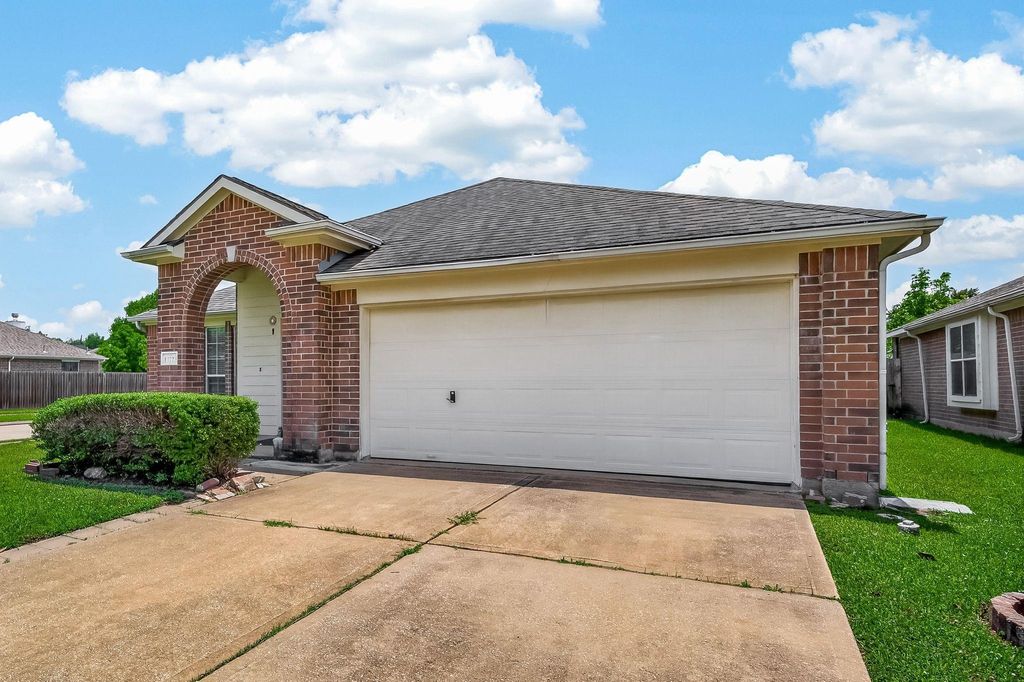 Photo of 13723 Audra Lane, Houston, TX 77083 (MLS # 80109215)