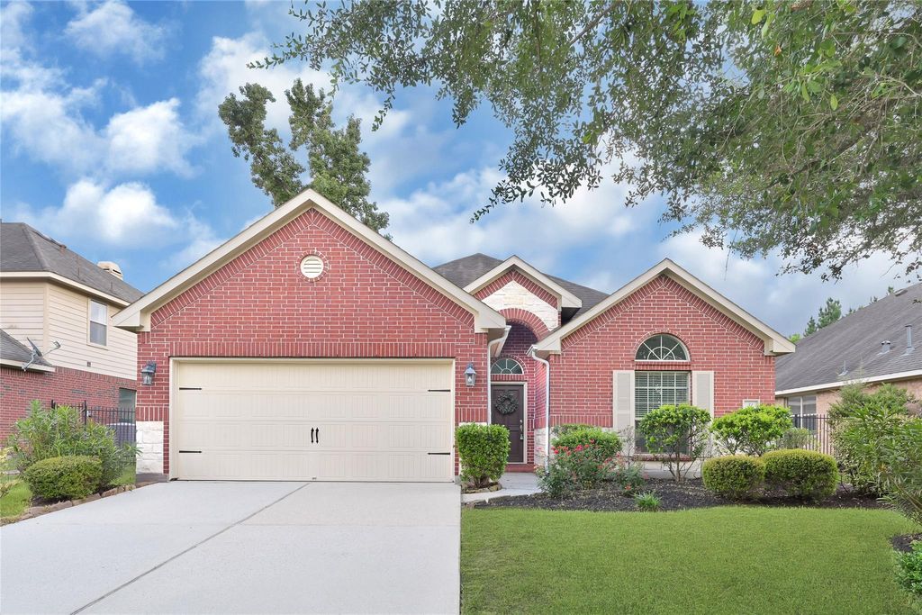 Photo of 31 Hearthwick Road, Tomball, TX 77375 (MLS # 59149446)