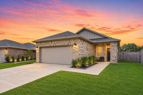 Photo of 1701 Cayden Oak Lane, Conroe, TX 77304 (MLS # 83192674)