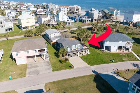 Photo of 4211 Surf Drive, Galveston, TX 77554 (MLS # 26649134)