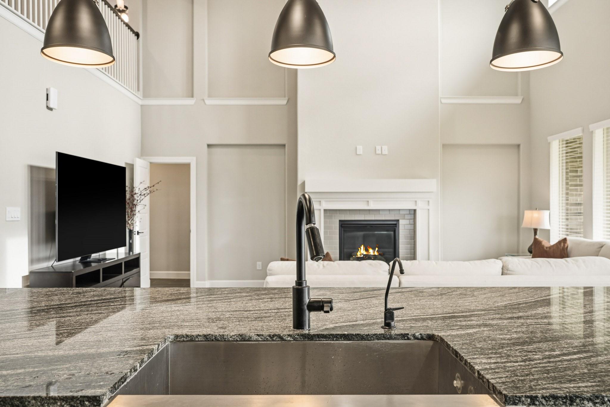 702 Hooks Trail