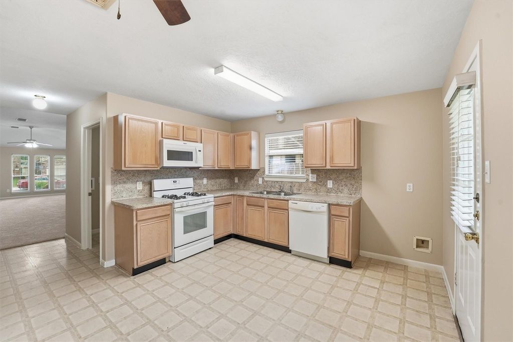 Photo of 21543 Forest Colony, Porter, TX 77365 (MLS # 21689744)