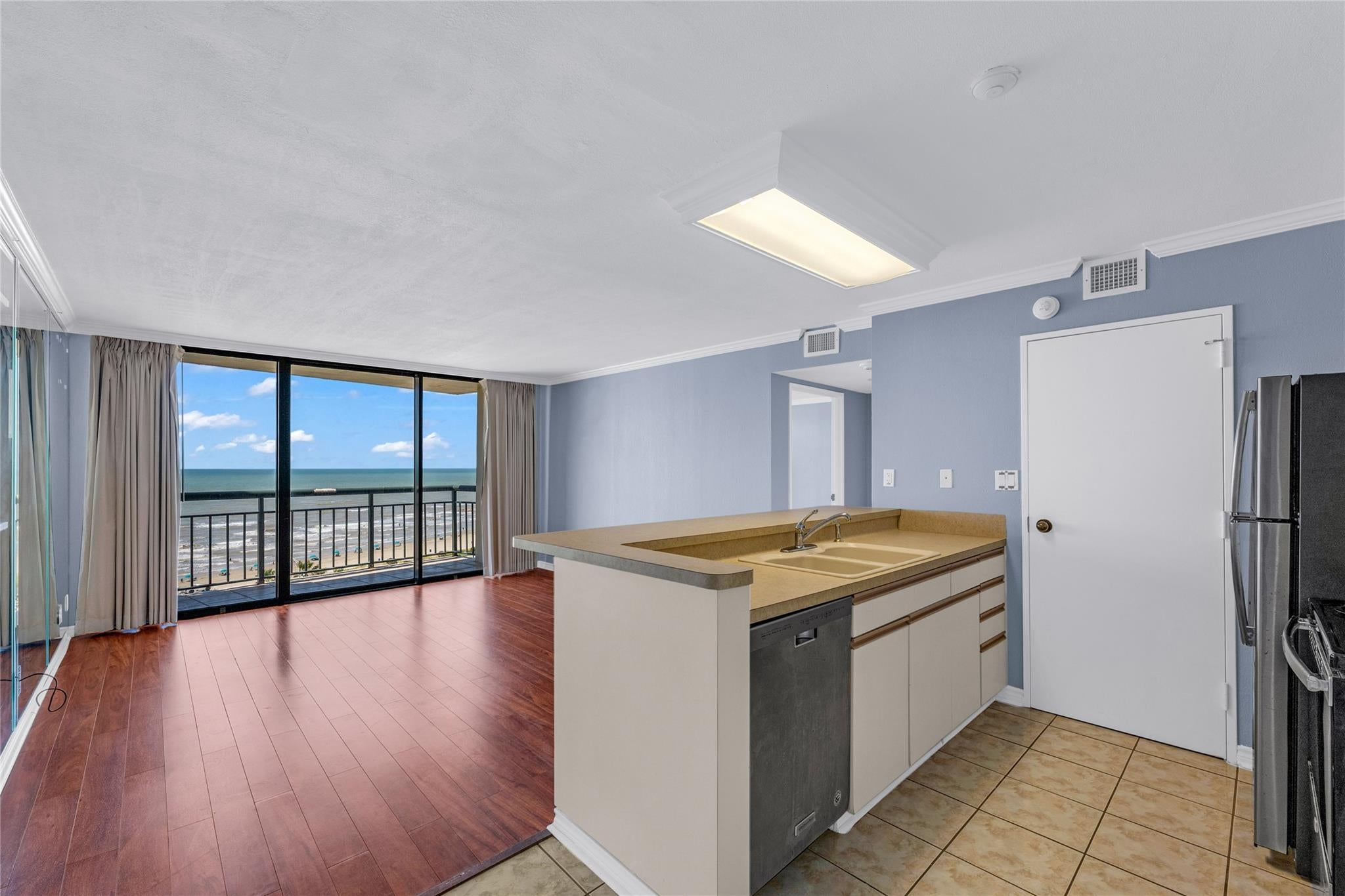5220 Seawall Boulevard 1034