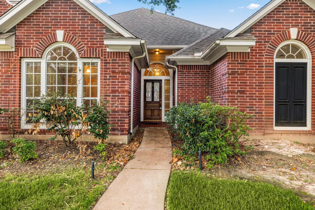 Photo of 23111 Winding Knoll Drive, Katy, TX 77494 (MLS # 22696723)