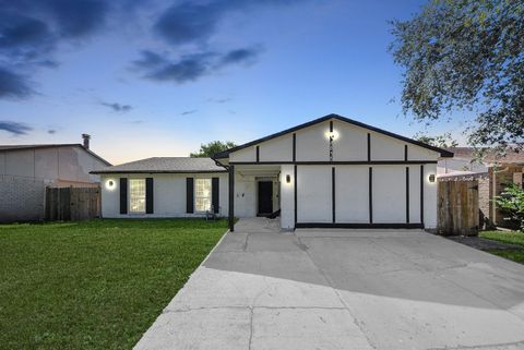 Photo of 4815 Prairie Ridge Road, Houston, TX 77053 (MLS # 66464321)