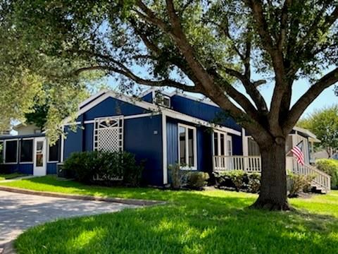 Condo For Sale - 33 April Point North Drive<br/> Montgomery, TX 77356