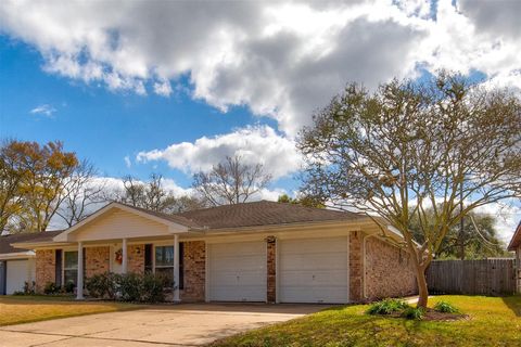 1113 W Flamingo Drive Seabrook TX 77586