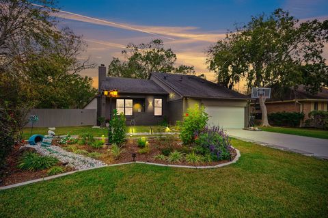 Photo of 5402 Royal Parkway, Friendswood, TX 77546 (MLS # 58345105)