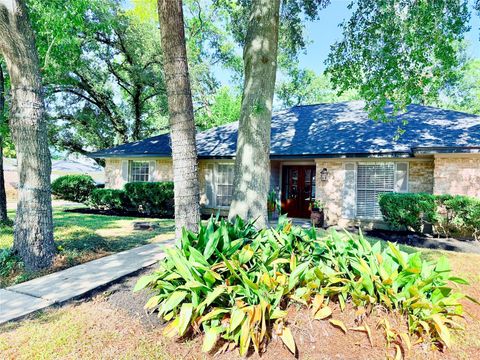 Photo of 7146 Bayou Forest Drive, Houston, TX 77088 (MLS # 11329256)