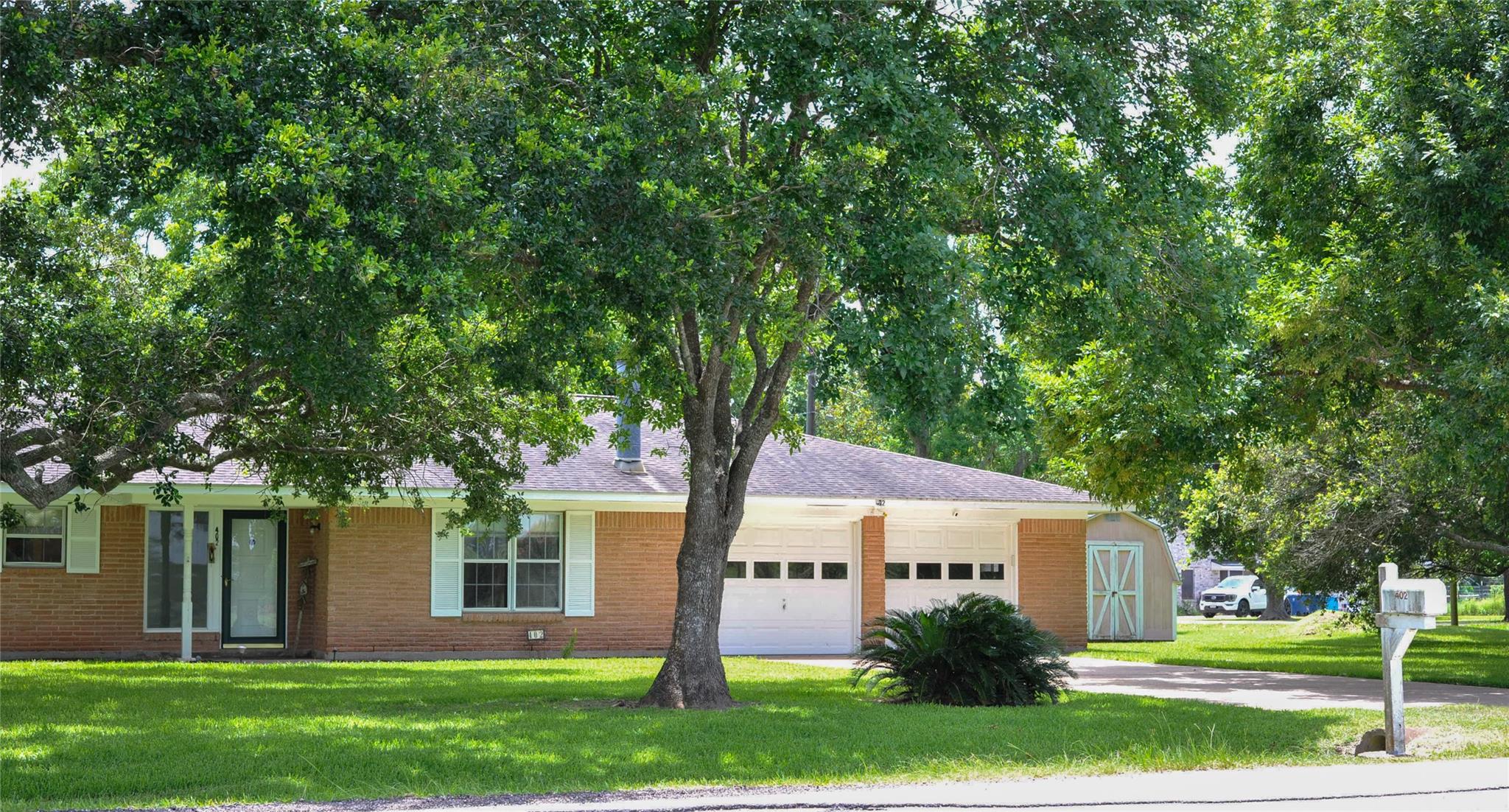 402 Peach Point Road