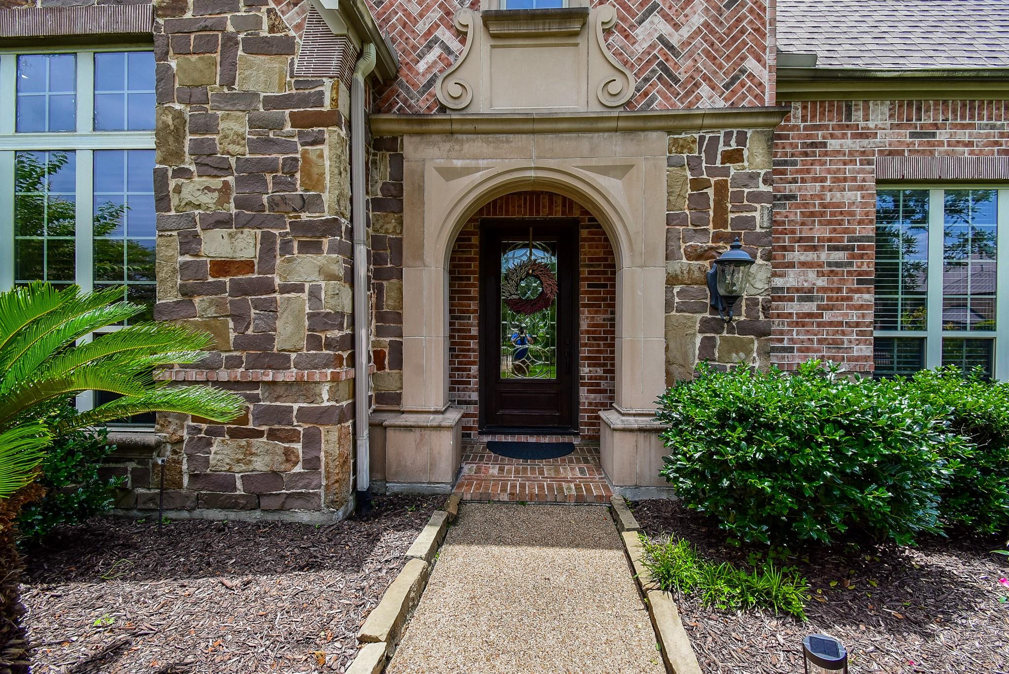 10 Waters Lake Boulevard