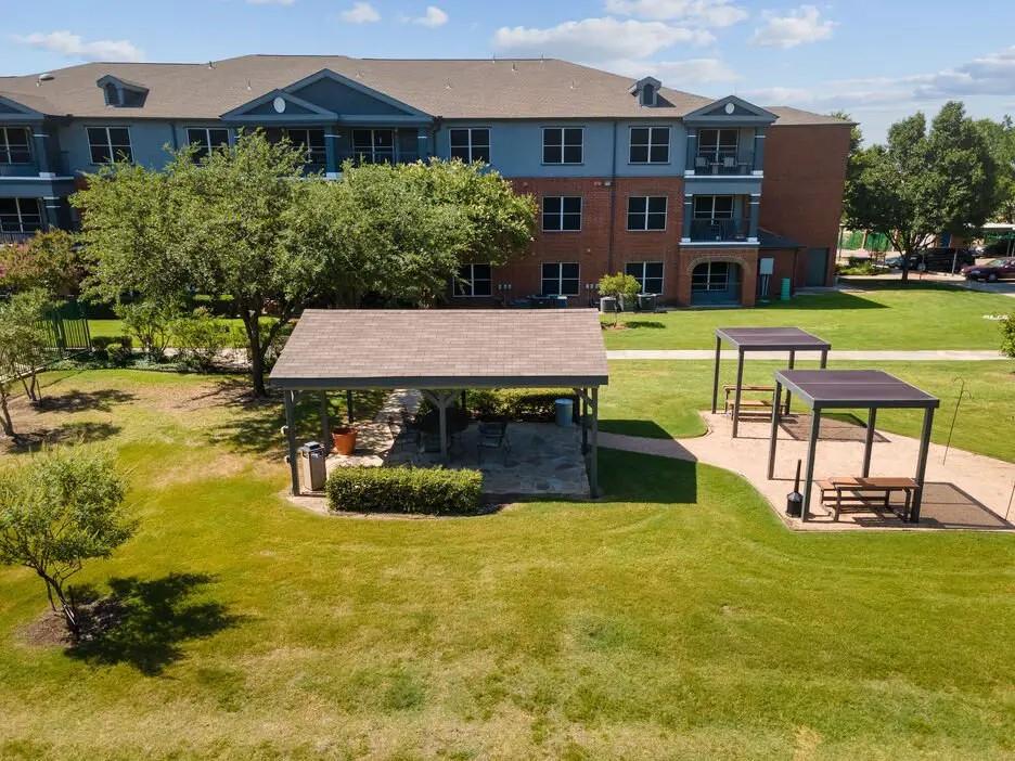 1104 S Carrier Pkwy 50