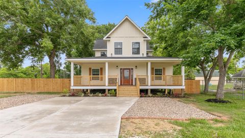 Photo of 10002 Wilma Lane, Beach City, TX 77523 (MLS # 98552539)