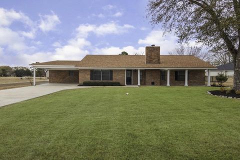 Photo of 22 Westwood Drive W, Trinity, TX 75862 (MLS # 10434507) Photo of 22 Westwood Drive W, Trinity, TX 75862 (MLS # 10434507)