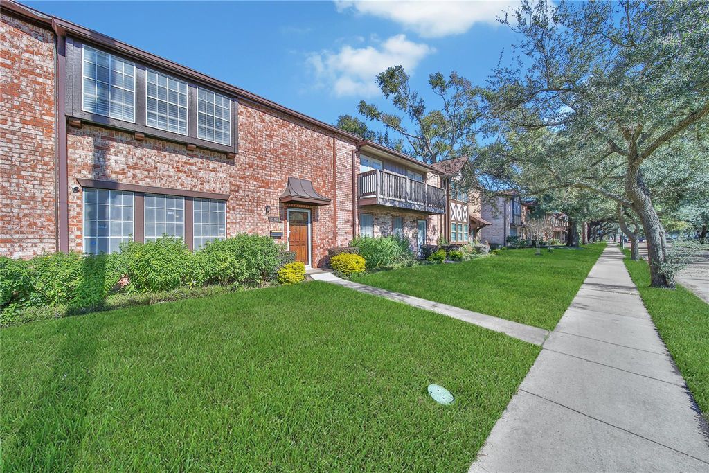 Photo of 10520 Hammerly Boulevard #249, Houston, TX 77043 (MLS # 34945097)
