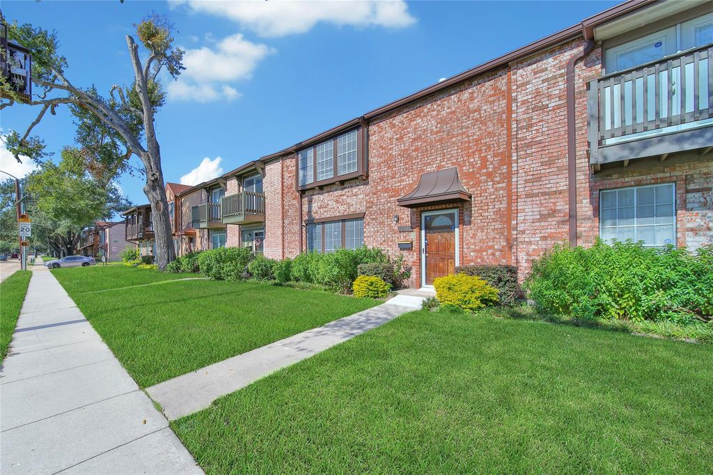 Photo of 10520 Hammerly Boulevard #249, Houston, TX 77043 (MLS # 34945097)