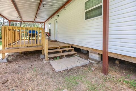 Photo of 306 Kay Drive, Pollok, TX 75969 (MLS # 48612619)