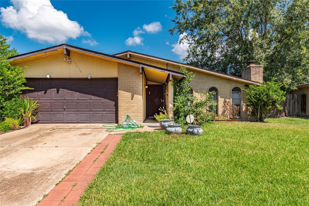 Photo of 15410 Empanada Drive, Houston, TX 77083 (MLS # 13252769)